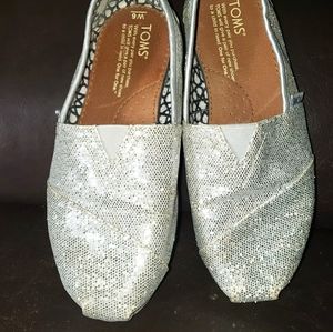 Toms silver flat